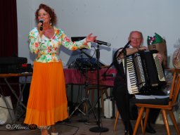 Künstler helfen Kinder - Mit Musik zur Menschlichkeit